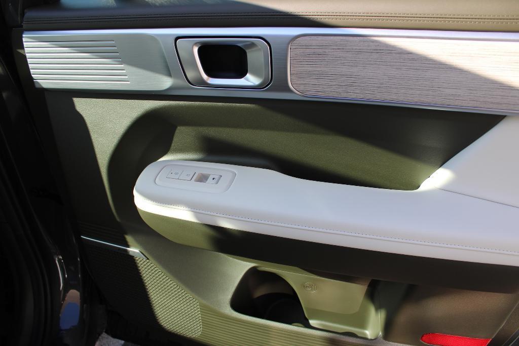 new 2025 Hyundai Santa Fe car, priced at $48,068