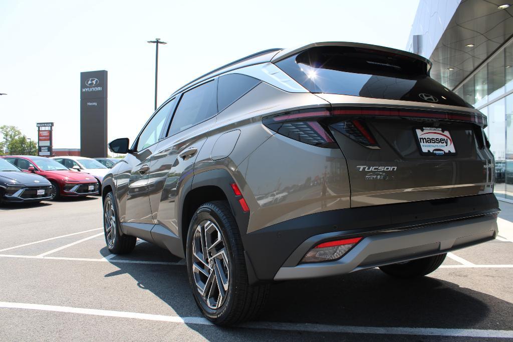 new 2025 Hyundai TUCSON Hybrid car