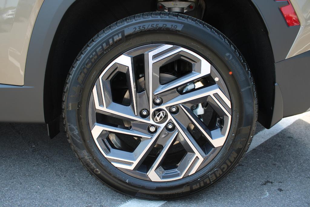 new 2025 Hyundai TUCSON Hybrid car