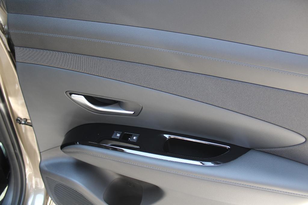 new 2025 Hyundai TUCSON Hybrid car