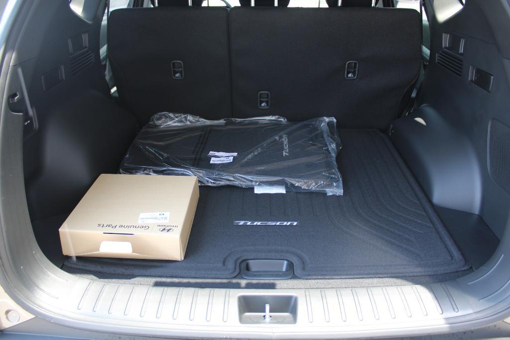 new 2025 Hyundai TUCSON Hybrid car