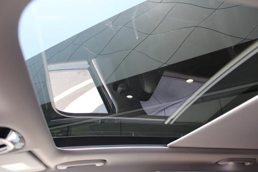 new 2025 Hyundai TUCSON Hybrid car