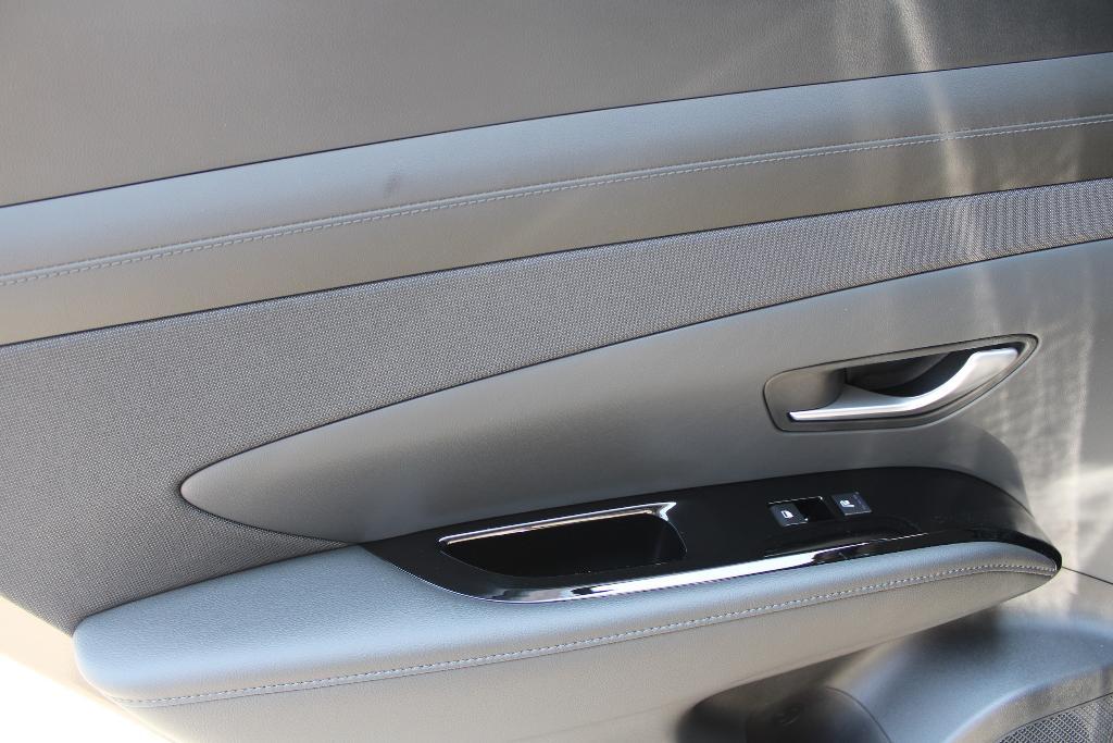 new 2025 Hyundai TUCSON Hybrid car