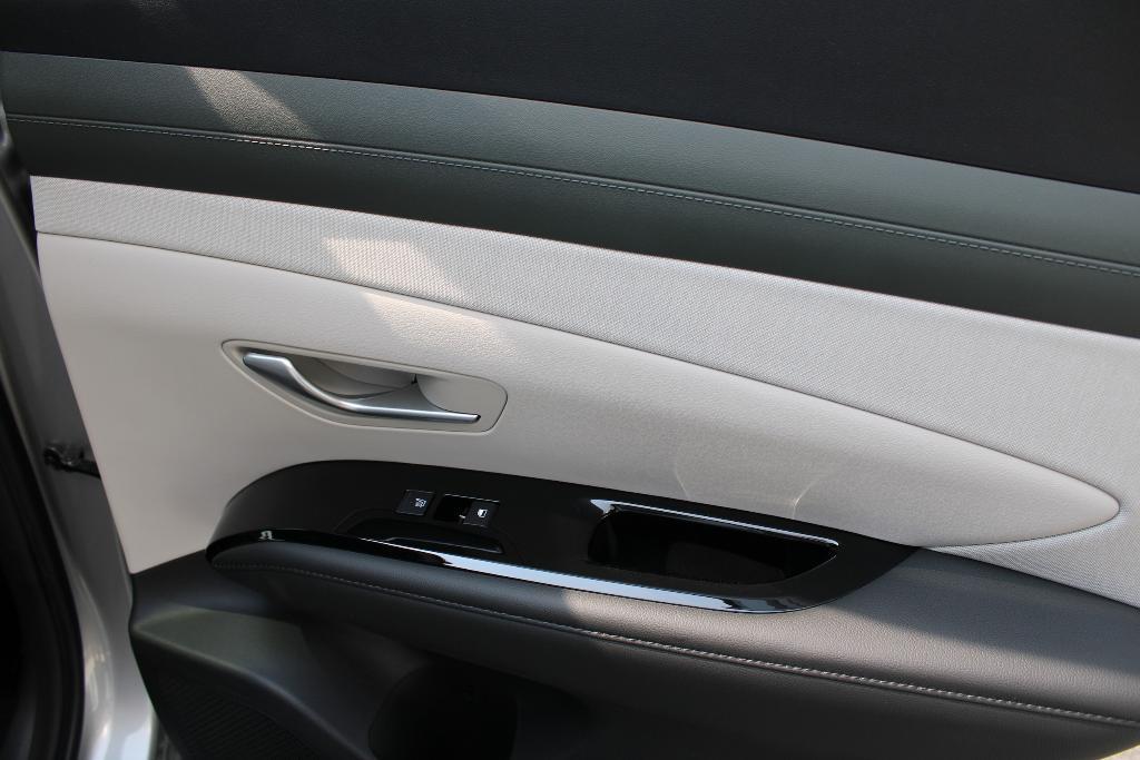 new 2025 Hyundai TUCSON Hybrid car, priced at $40,851
