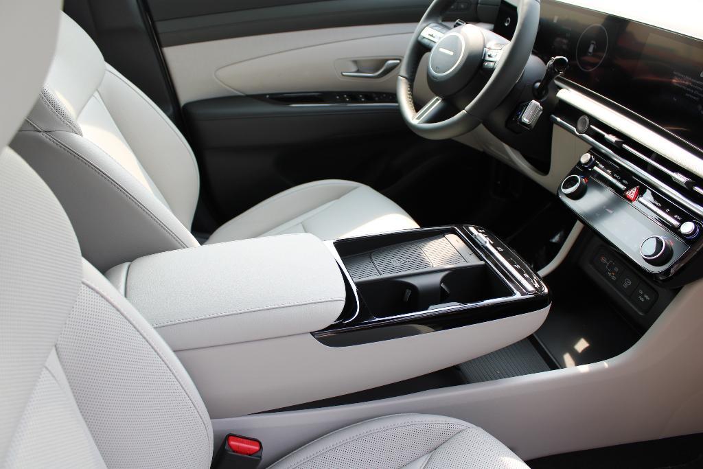 new 2025 Hyundai TUCSON Hybrid car, priced at $40,851
