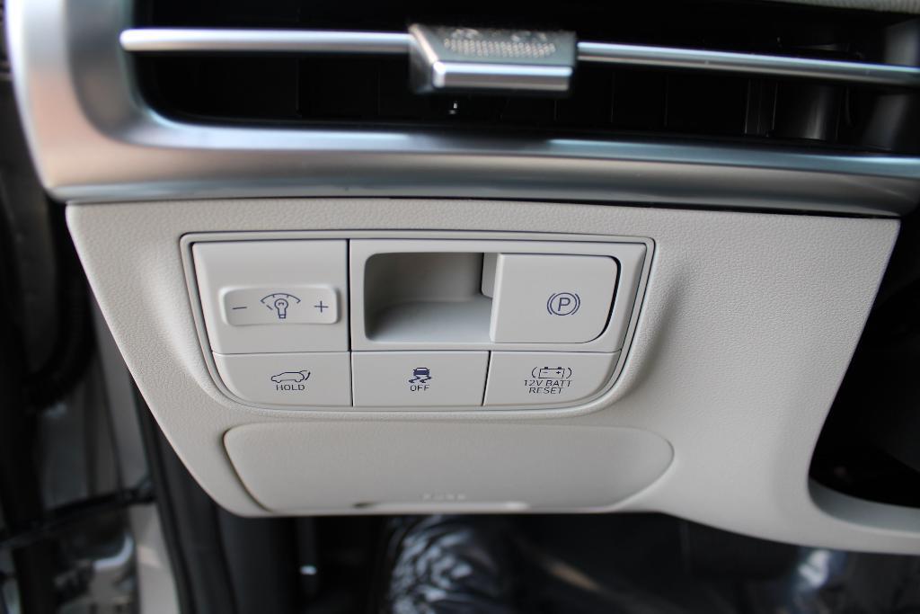 new 2025 Hyundai TUCSON Hybrid car, priced at $40,851