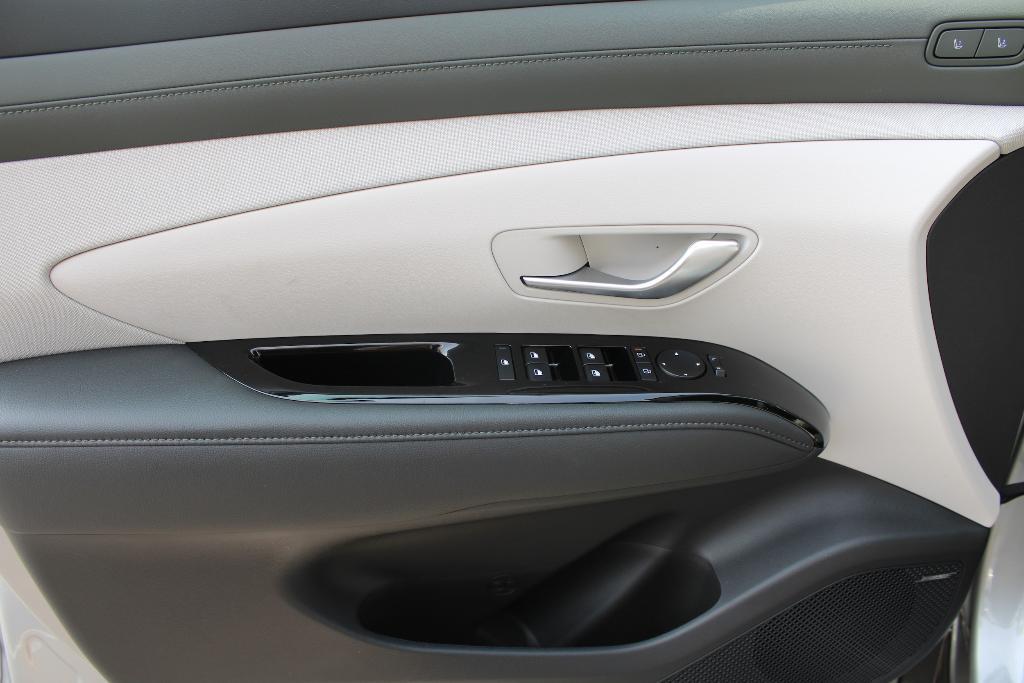new 2025 Hyundai TUCSON Hybrid car, priced at $40,851