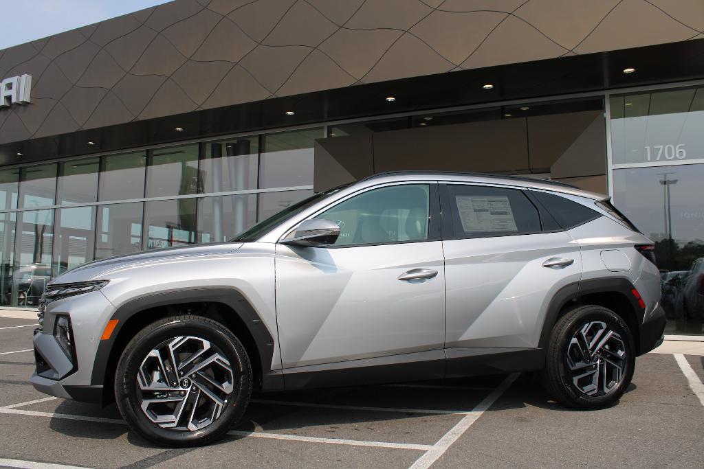 new 2025 Hyundai TUCSON Hybrid car, priced at $40,851