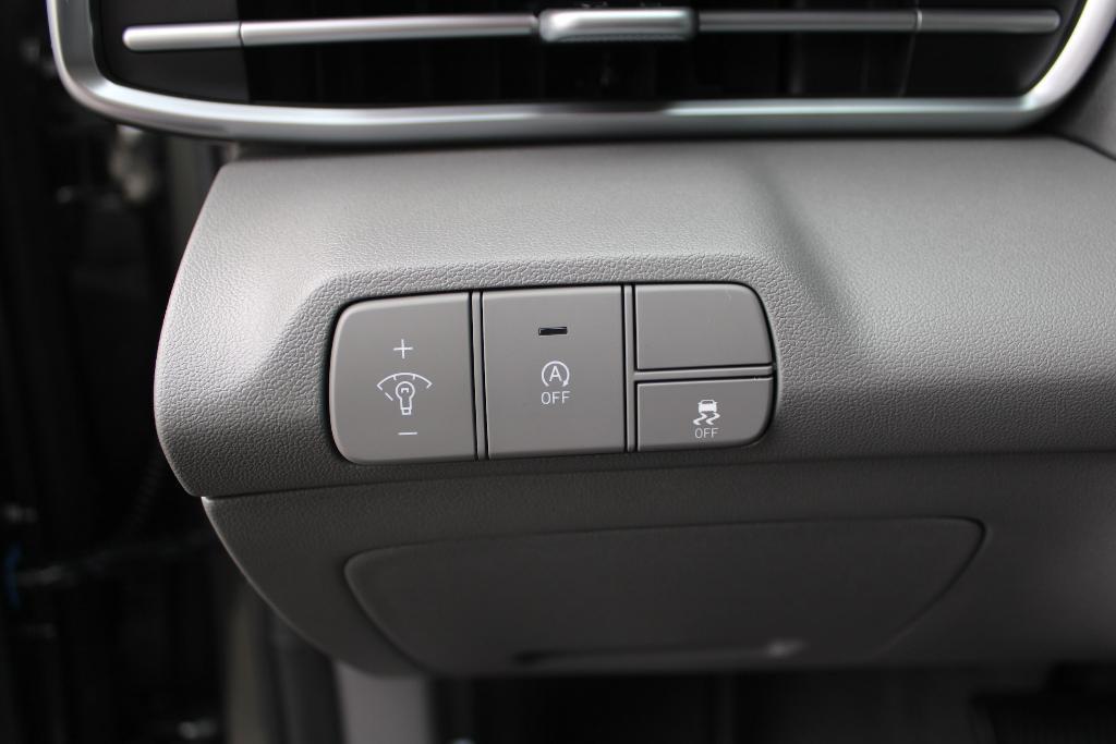 new 2025 Hyundai Elantra car, priced at $21,815