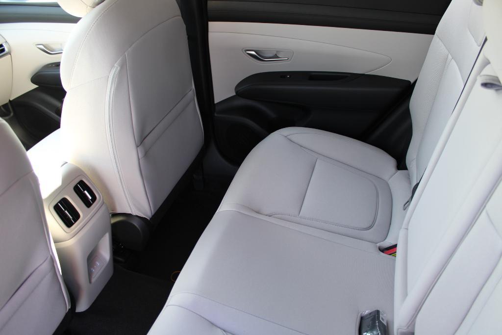 new 2025 Hyundai TUCSON Hybrid car, priced at $33,641