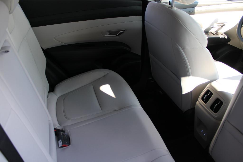 new 2025 Hyundai TUCSON Hybrid car, priced at $33,641