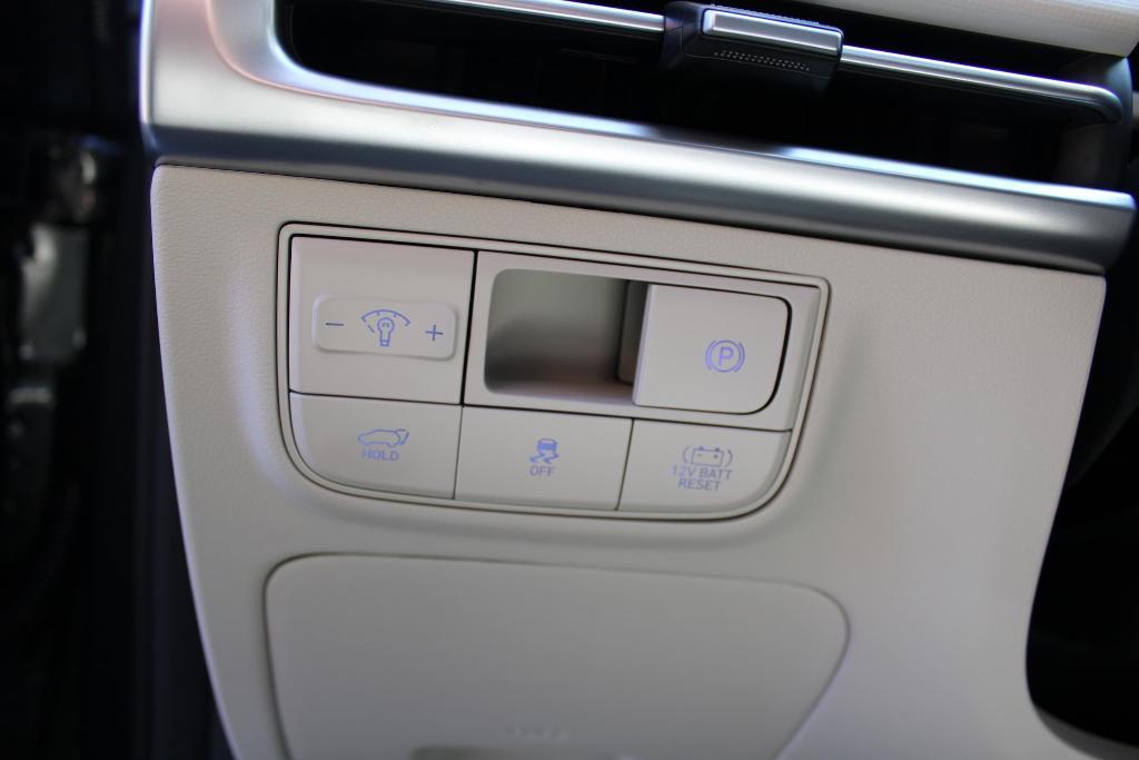 new 2025 Hyundai TUCSON Hybrid car, priced at $33,641