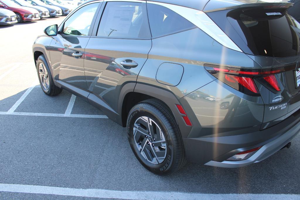 new 2025 Hyundai TUCSON Hybrid car, priced at $33,641