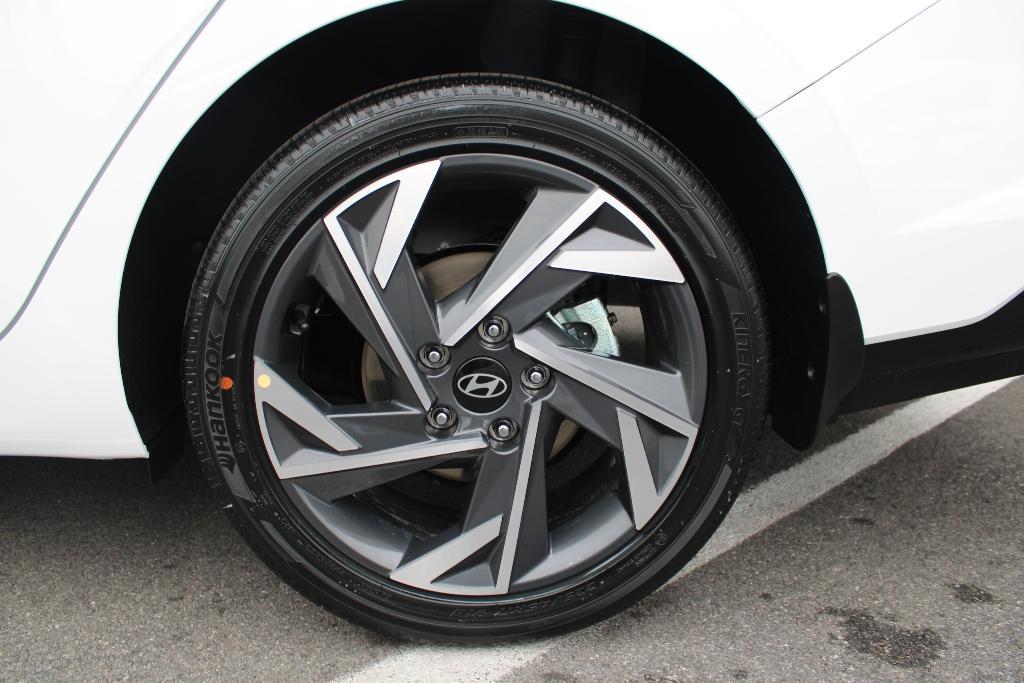 new 2025 Hyundai Elantra car, priced at $26,413