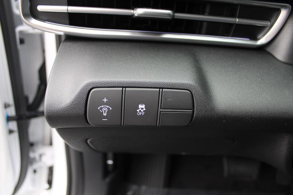 new 2025 Hyundai Elantra car, priced at $26,413