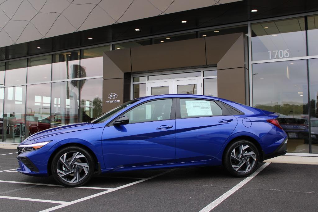 new 2025 Hyundai Elantra car, priced at $23,352