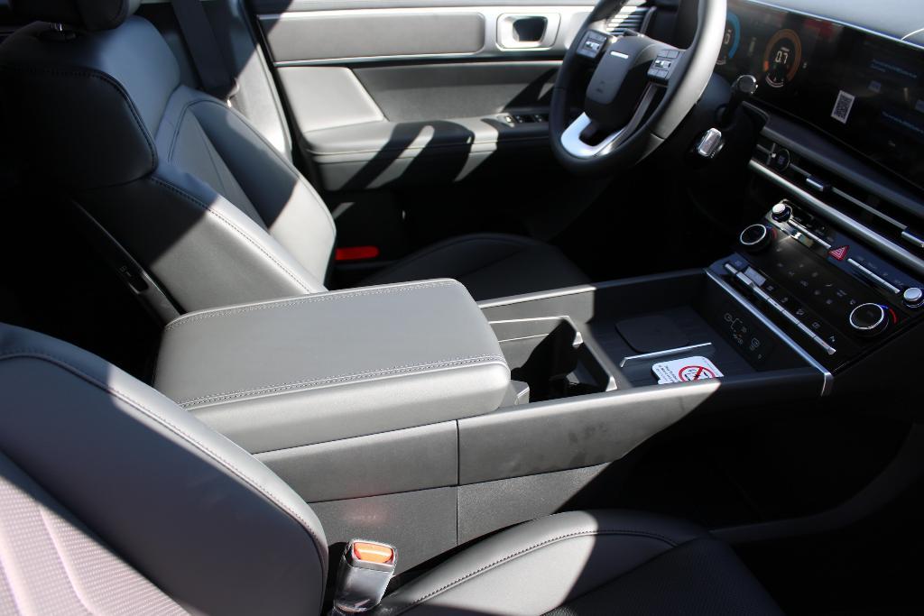 new 2025 Hyundai Santa Fe car, priced at $39,057