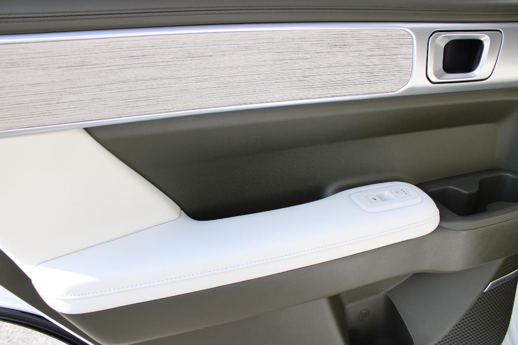 new 2025 Hyundai SANTA FE HEV car, priced at $48,018