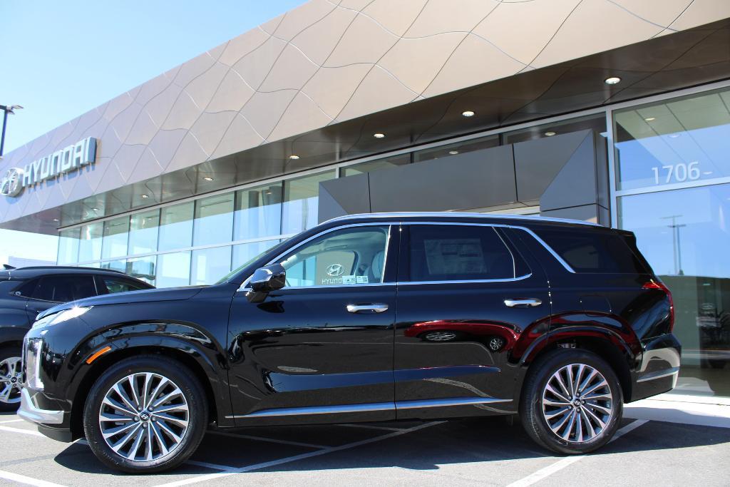 new 2025 Hyundai Palisade car, priced at $52,686