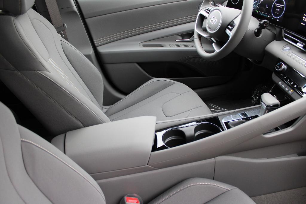 new 2025 Hyundai ELANTRA HEV car, priced at $28,702