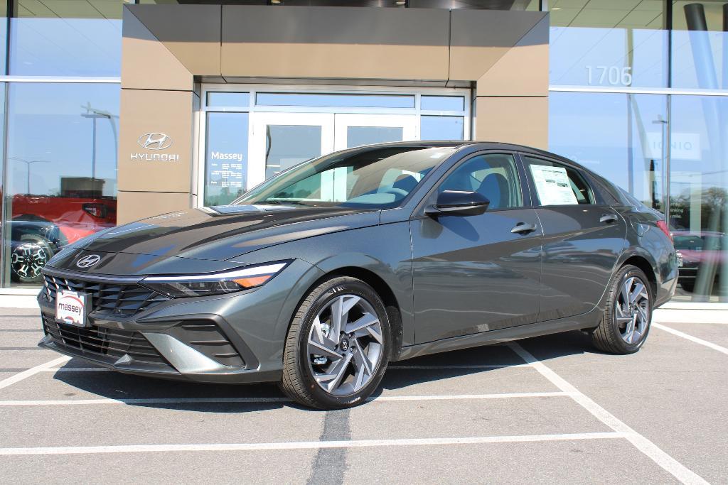 new 2025 Hyundai Elantra car, priced at $23,014