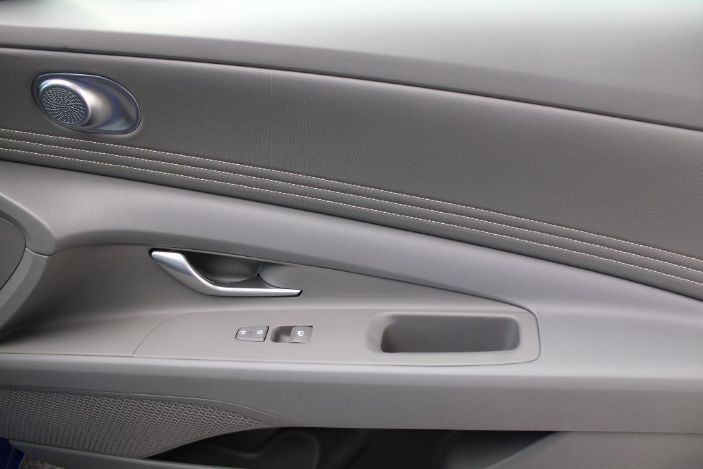 new 2025 Hyundai Elantra car, priced at $23,251