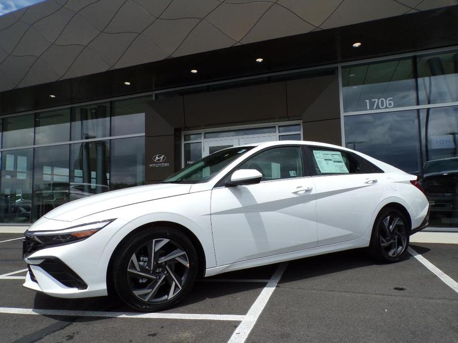 new 2024 Hyundai Elantra car, priced at $26,184