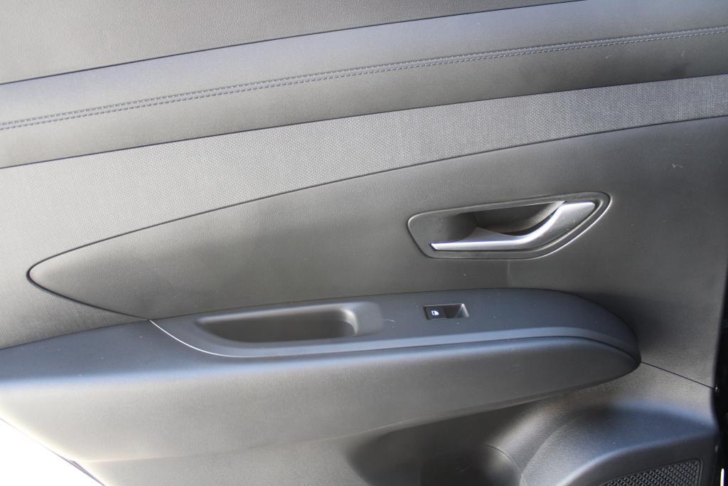new 2025 Hyundai TUCSON Hybrid car, priced at $36,381
