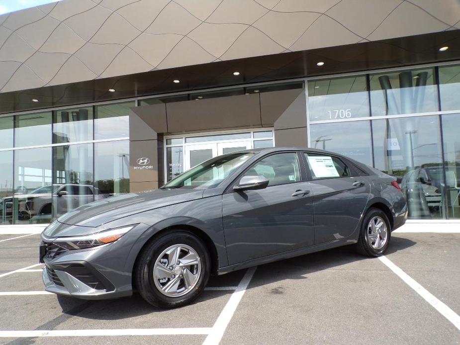 new 2025 Hyundai Elantra car, priced at $21,986