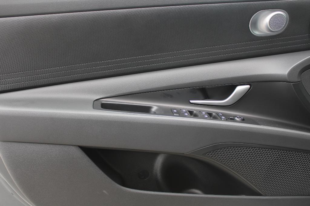 new 2025 Hyundai ELANTRA HEV car, priced at $25,333