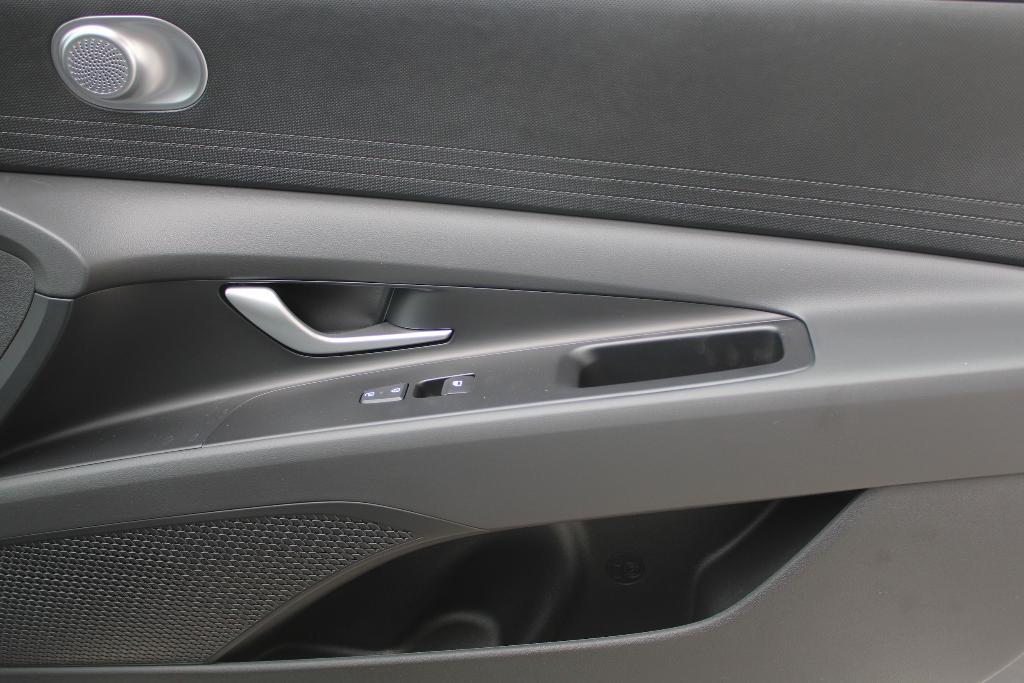 new 2025 Hyundai ELANTRA HEV car, priced at $25,333