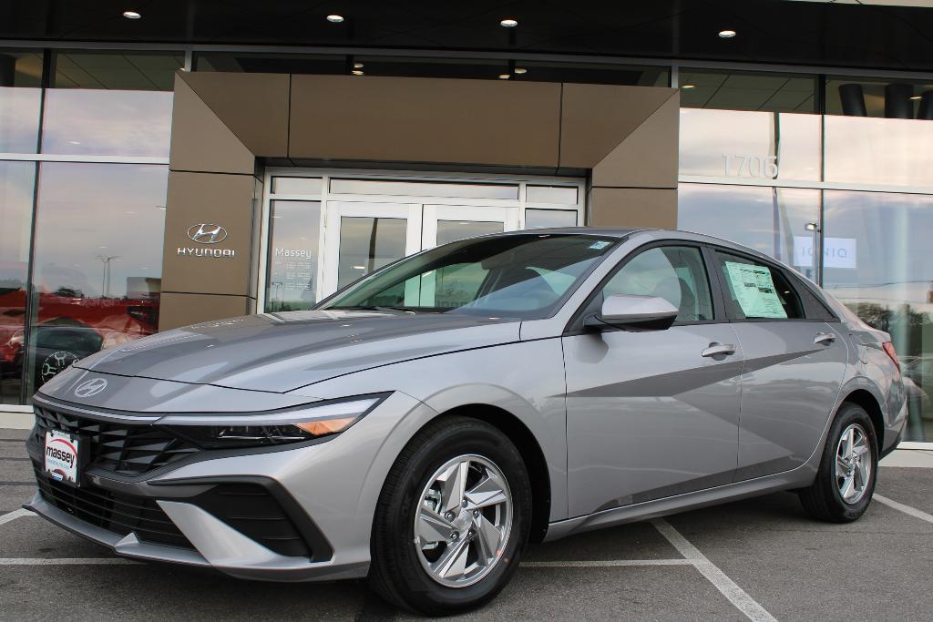 new 2025 Hyundai Elantra car, priced at $22,085