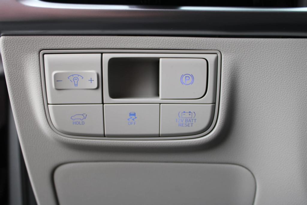 new 2025 Hyundai TUCSON Hybrid car, priced at $36,381