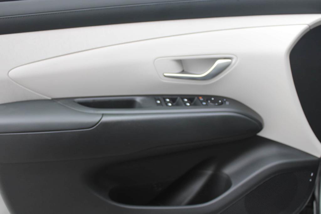 new 2025 Hyundai TUCSON Hybrid car, priced at $36,381
