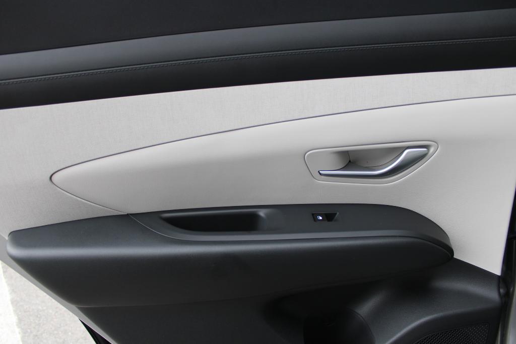 new 2025 Hyundai TUCSON Hybrid car, priced at $36,381