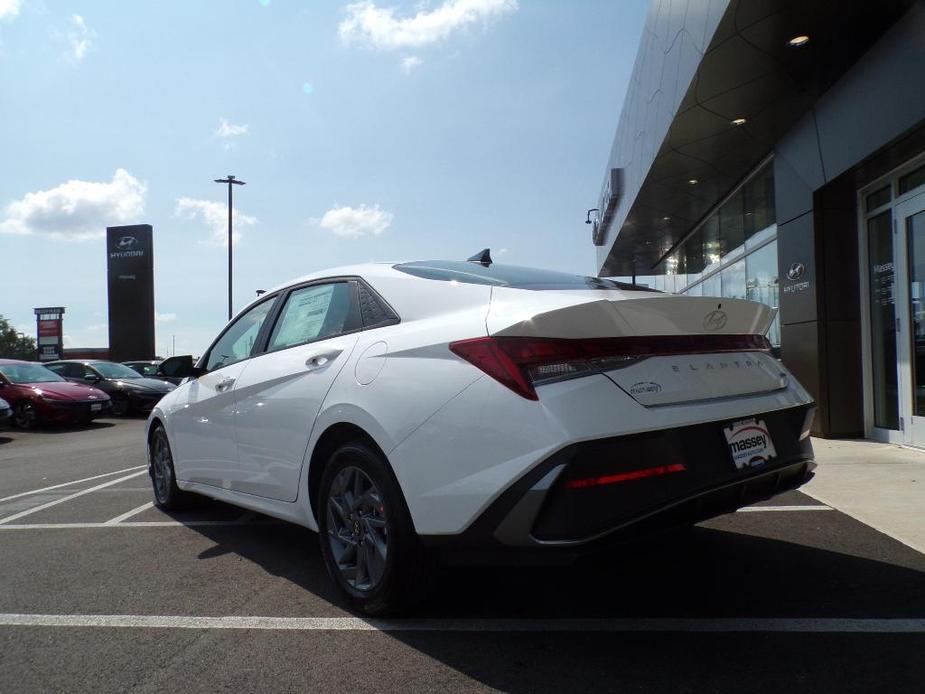 new 2025 Hyundai Elantra HEV car, priced at $26,515