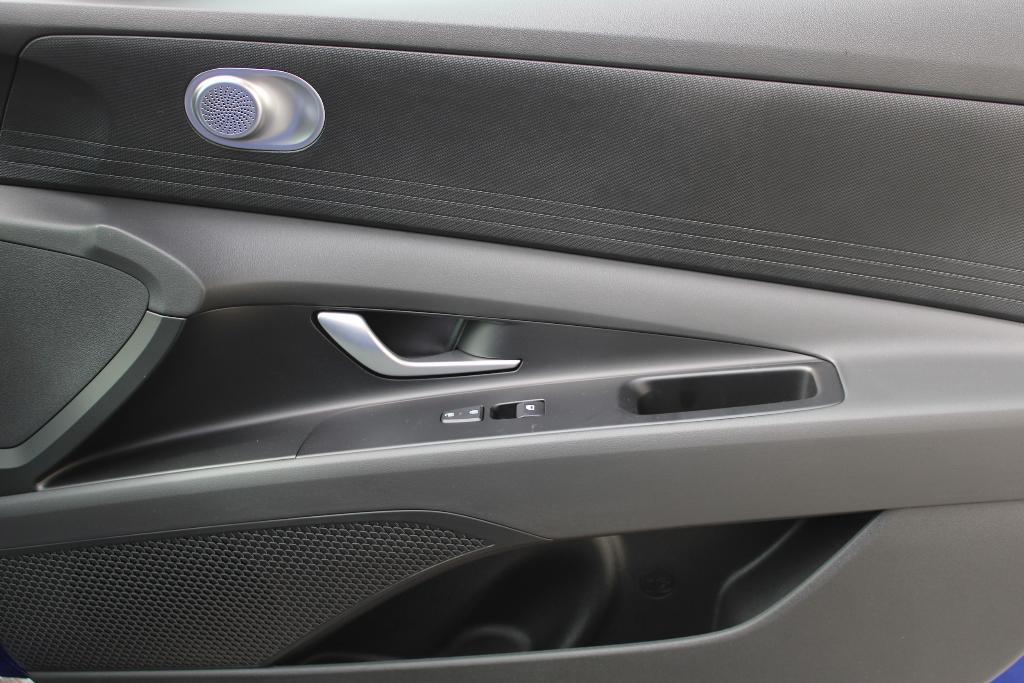 new 2025 Hyundai ELANTRA HEV car, priced at $25,603