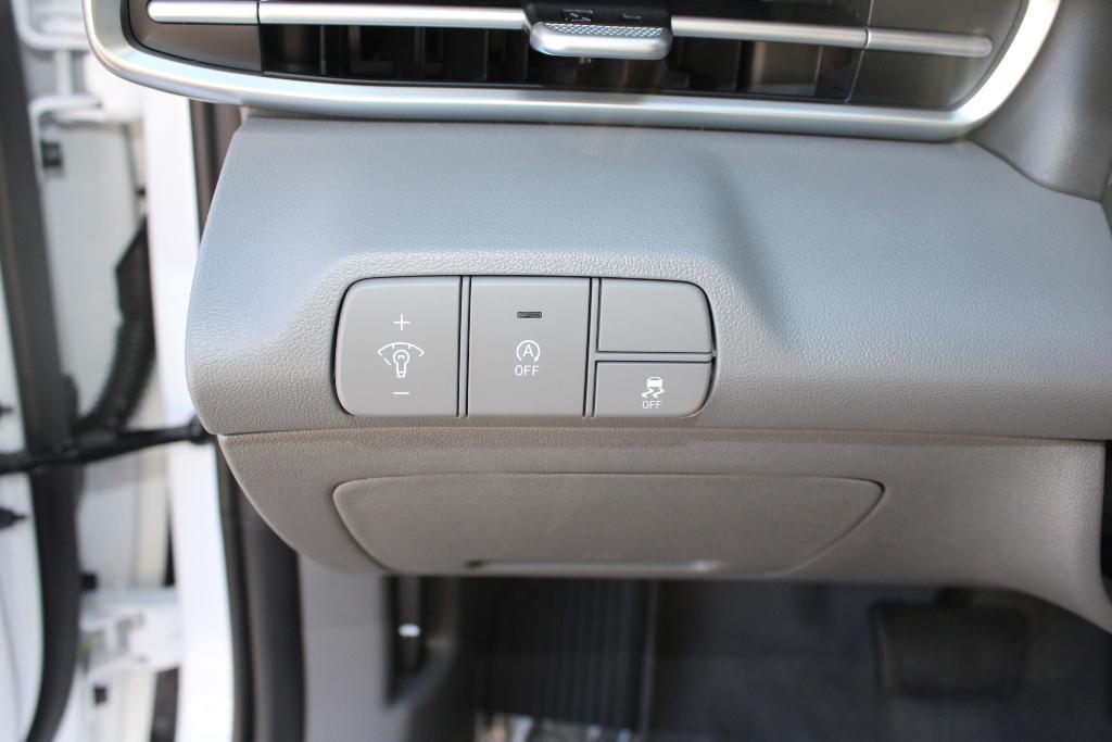new 2025 Hyundai Elantra car, priced at $23,697