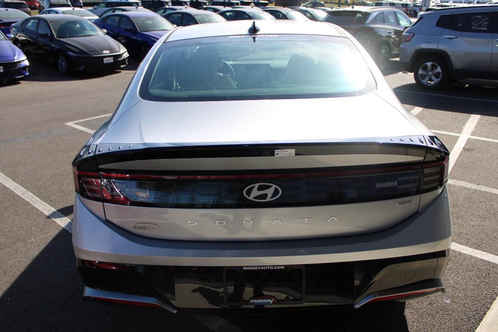 new 2025 Hyundai Sonata Hybrid car, priced at $31,516