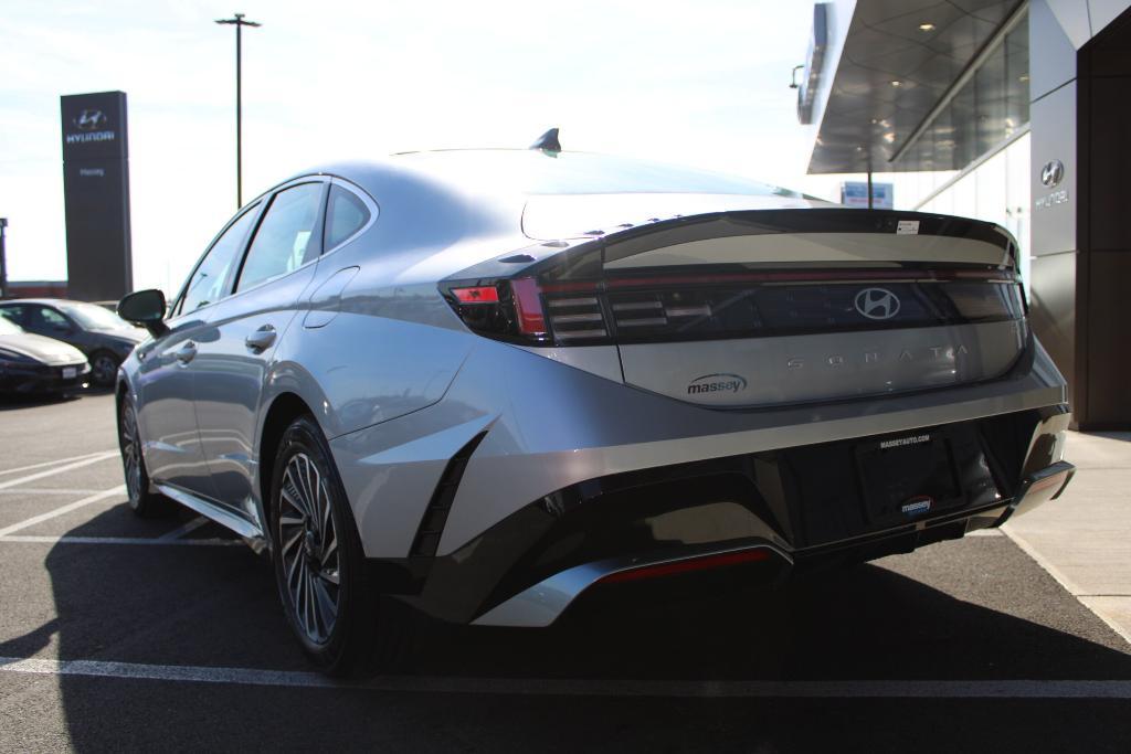 new 2025 Hyundai Sonata Hybrid car, priced at $31,516