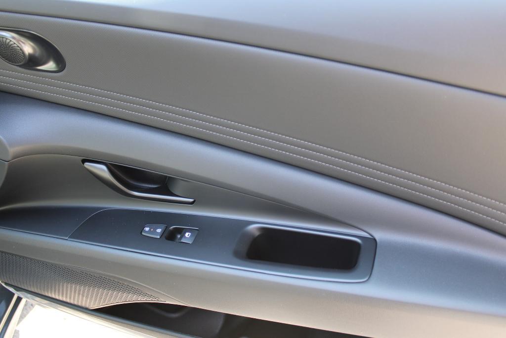 new 2025 Hyundai ELANTRA HEV car, priced at $30,903