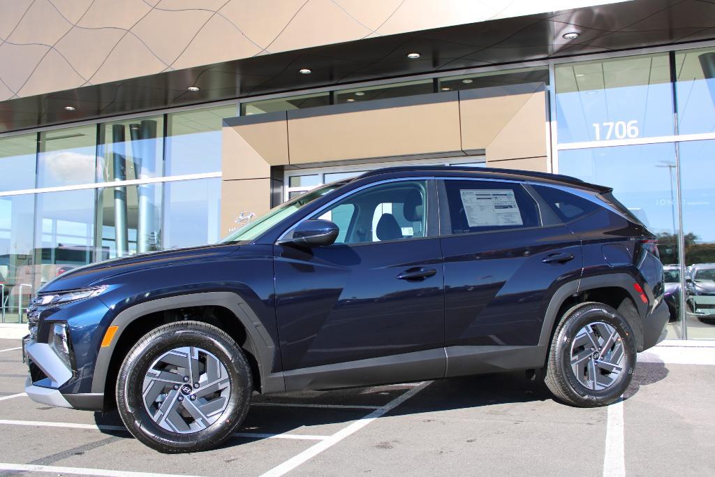 new 2025 Hyundai Tucson Hybrid car, priced at $33,759