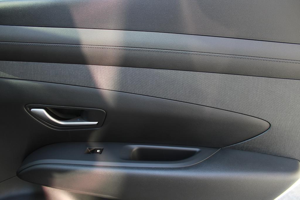 new 2025 Hyundai TUCSON Hybrid car, priced at $36,881