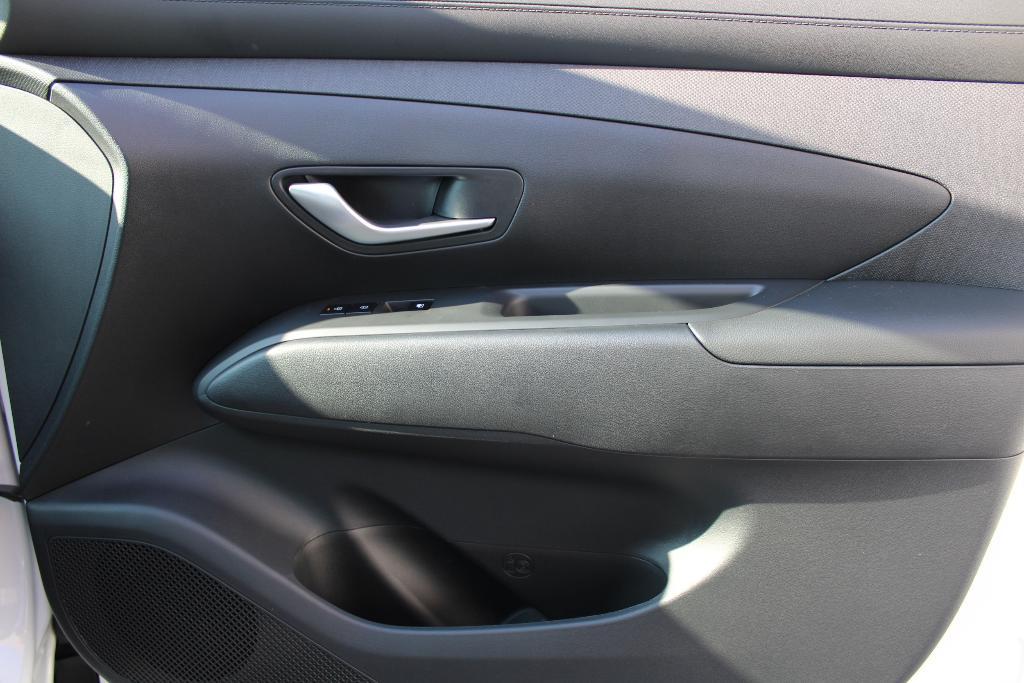 new 2025 Hyundai TUCSON Hybrid car, priced at $36,881