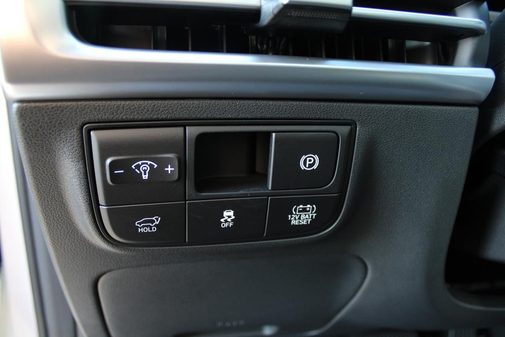 new 2025 Hyundai TUCSON Hybrid car, priced at $36,881