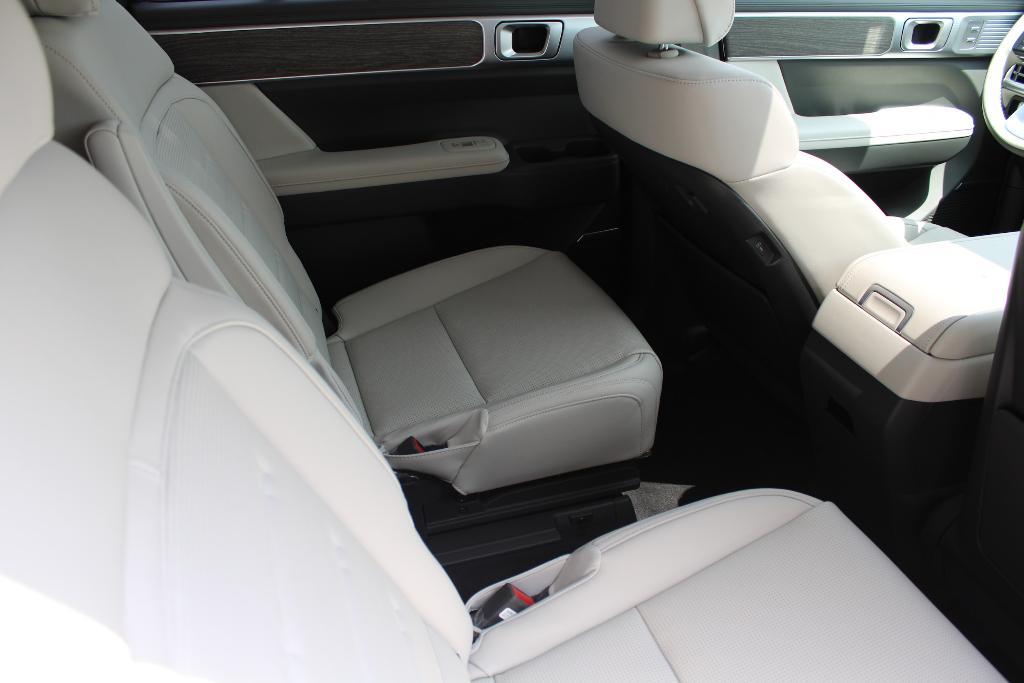 new 2025 Hyundai SANTA FE HEV car, priced at $51,618