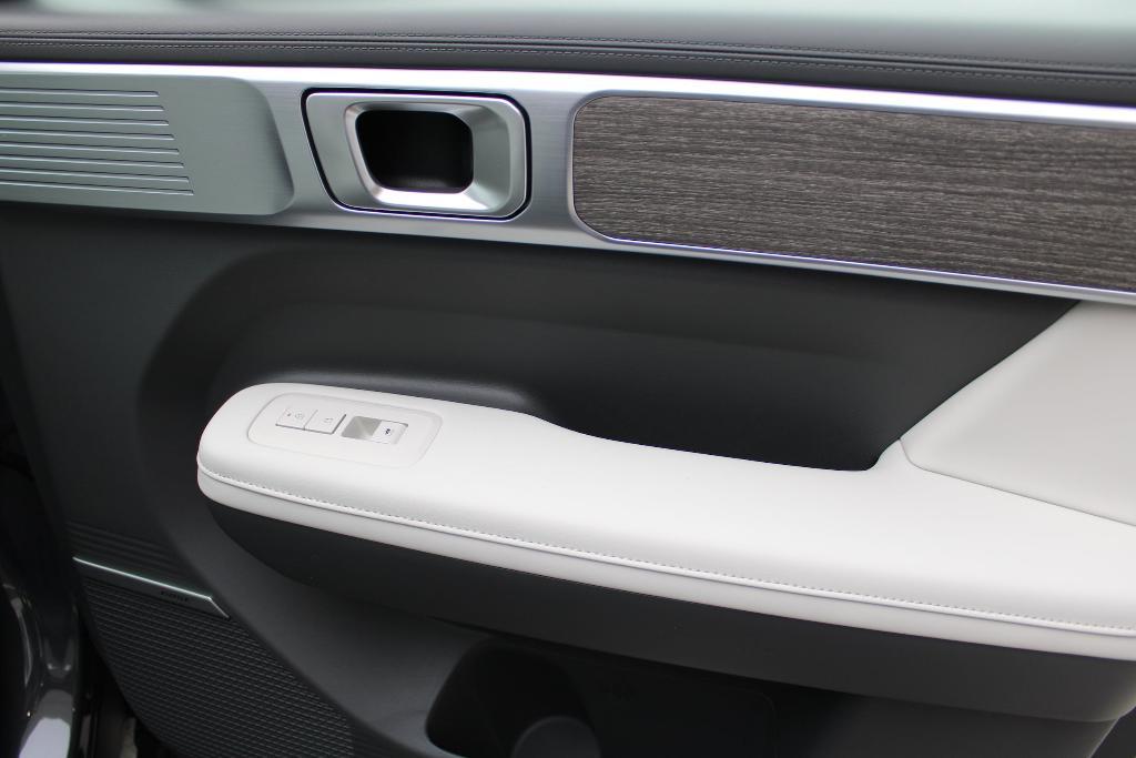 new 2025 Hyundai SANTA FE HEV car, priced at $47,827