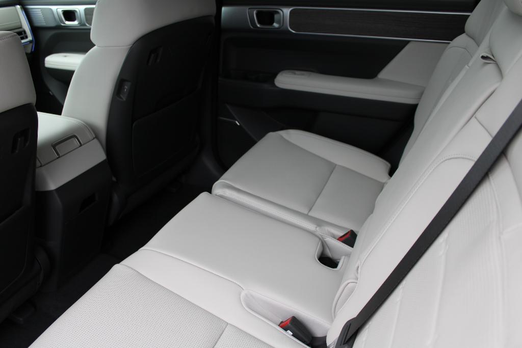 new 2025 Hyundai SANTA FE HEV car, priced at $47,827