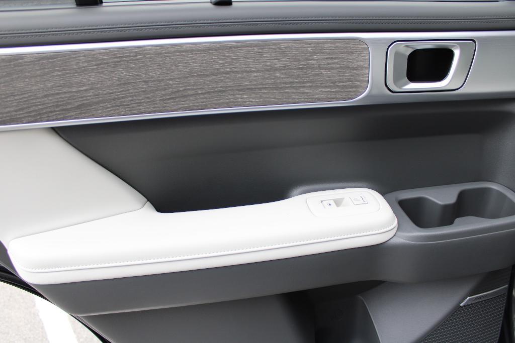 new 2025 Hyundai SANTA FE HEV car, priced at $47,827