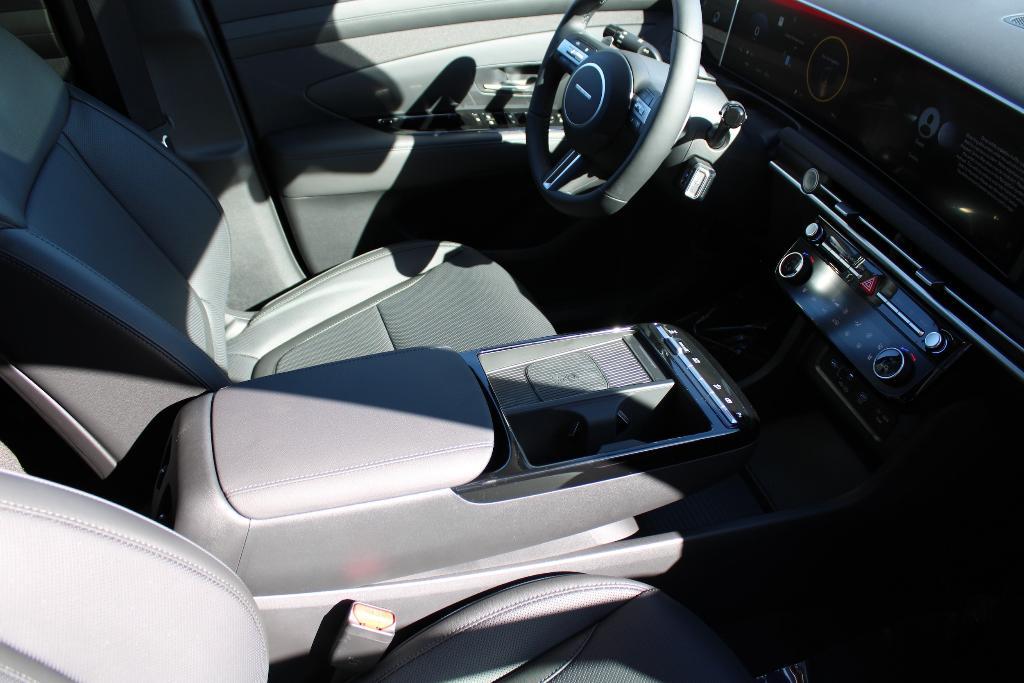 new 2025 Hyundai TUCSON Hybrid car, priced at $41,596